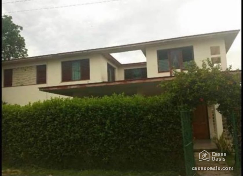 Casa Independiente de 6 habitaciones en venta en Jaimanitas, Playa, La Habana