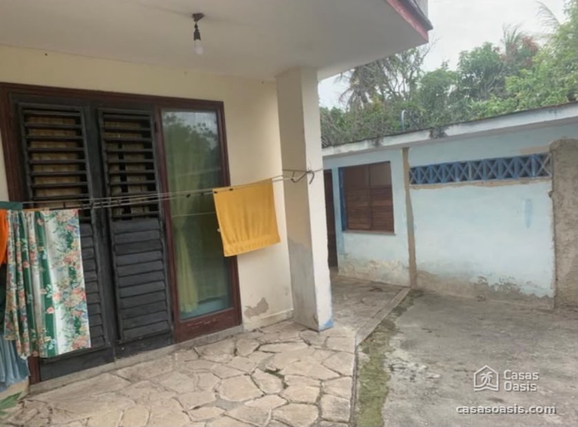 Casa Independiente de 6 habitaciones en venta en Jaimanitas, Playa, La Habana