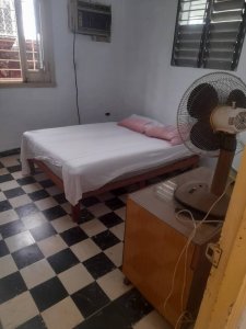 Casa Independiente de 3 habitaciones en venta en Miramar, Playa, La Habana - Miniatura 3