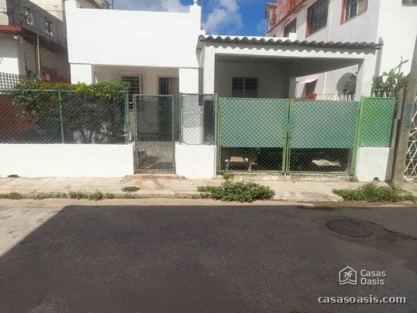 Casa Independiente de 3 habitaciones en venta en Miramar, Playa, La Habana