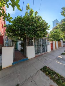 Casa Independiente de 3 habitaciones en venta en Vedado, Plaza de la Revolución, La Habana - Miniatura 1