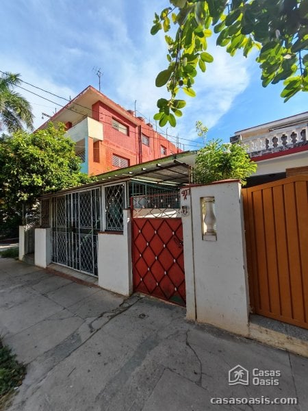 Casa Independiente de 3 habitaciones en venta en Vedado, Plaza de la Revolución, La Habana - 2