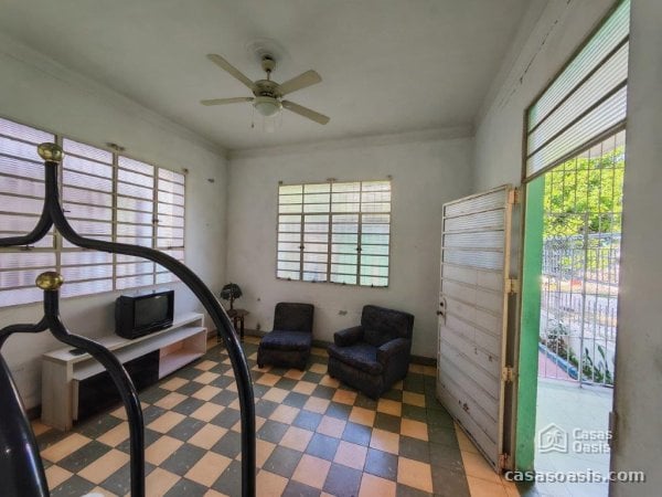 Casa Independiente de 3 habitaciones en venta en Vedado, Plaza de la Revolución, La Habana - 3