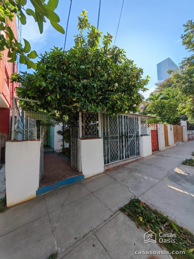 Casa Independiente de 3 habitaciones en venta en Vedado, Plaza de la Revolución, La Habana