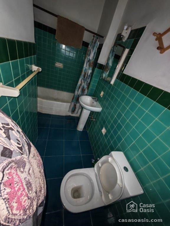 Casa Independiente de 3 habitaciones en venta en Vedado, Plaza de la Revolución, La Habana