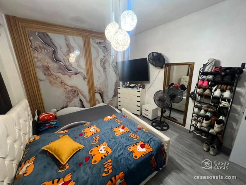 Casa Independiente de 6 habitaciones en venta en Diez de Octubre, La Habana