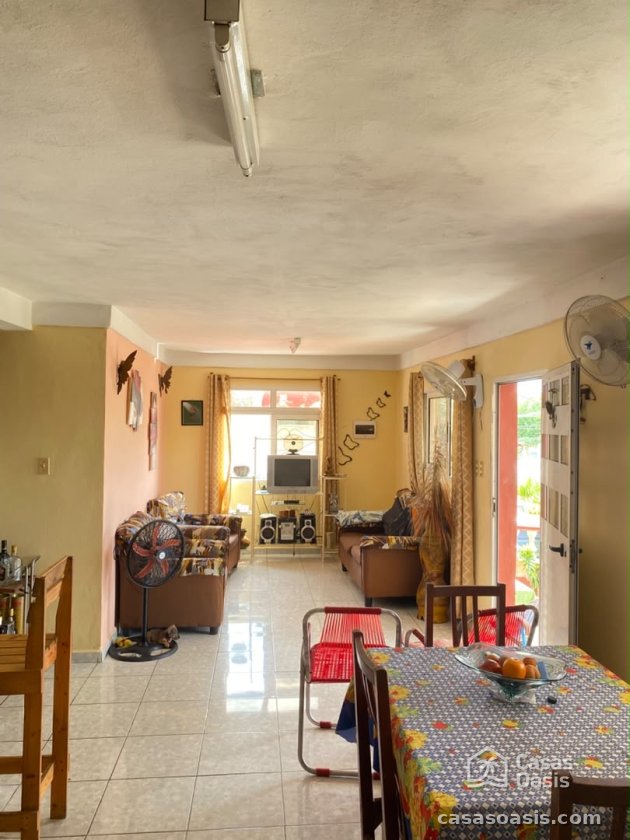 Biplanta de 3 habitaciones en venta en Santa Fe, Playa, La Habana