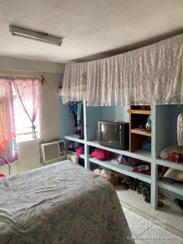Biplanta de 3 habitaciones en venta en Santa Fe, Playa, La Habana