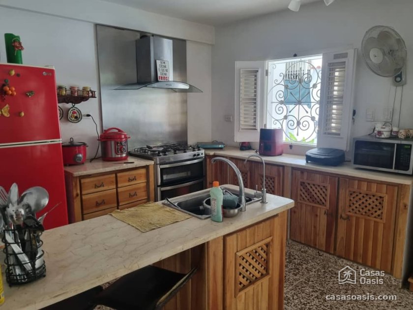 Casa Independiente de 4 habitaciones en venta en Alturas de La Lisa, La Lisa, La Habana