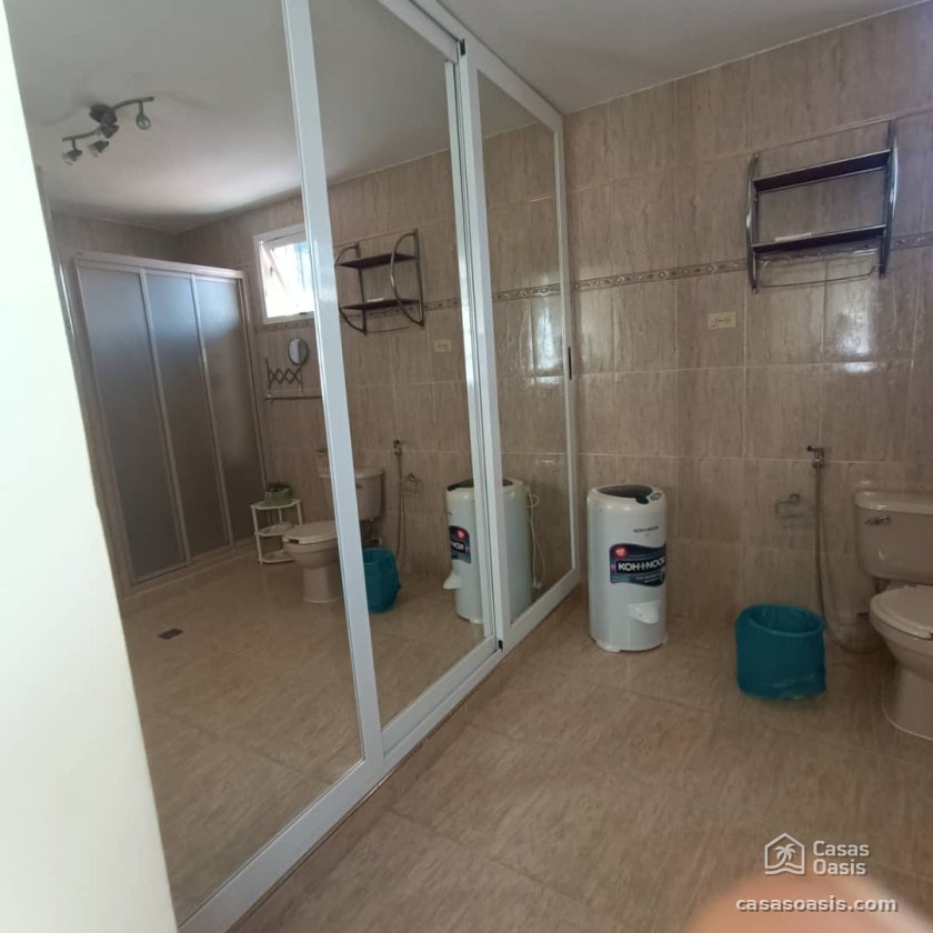 Casa Independiente de 3 habitaciones en venta en Miramar, Playa, La Habana