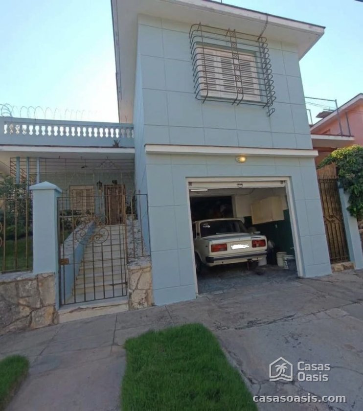 Casa Independiente de 3 habitaciones en venta en Miramar, Playa, La Habana