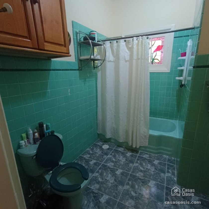 Casa Independiente de 3 habitaciones en venta en Miramar, Playa, La Habana