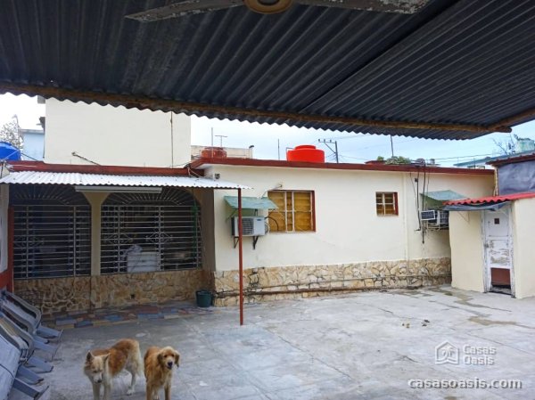 Casa Independiente de 3 habitaciones en venta en San Miguel del Padrón, La Habana - 2