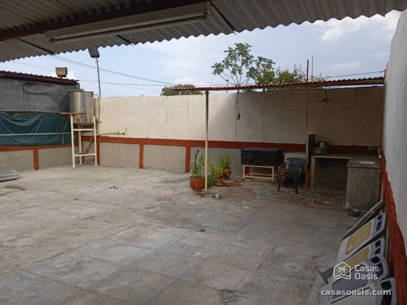 Casa Independiente de 3 habitaciones en venta en San Miguel del Padrón, La Habana