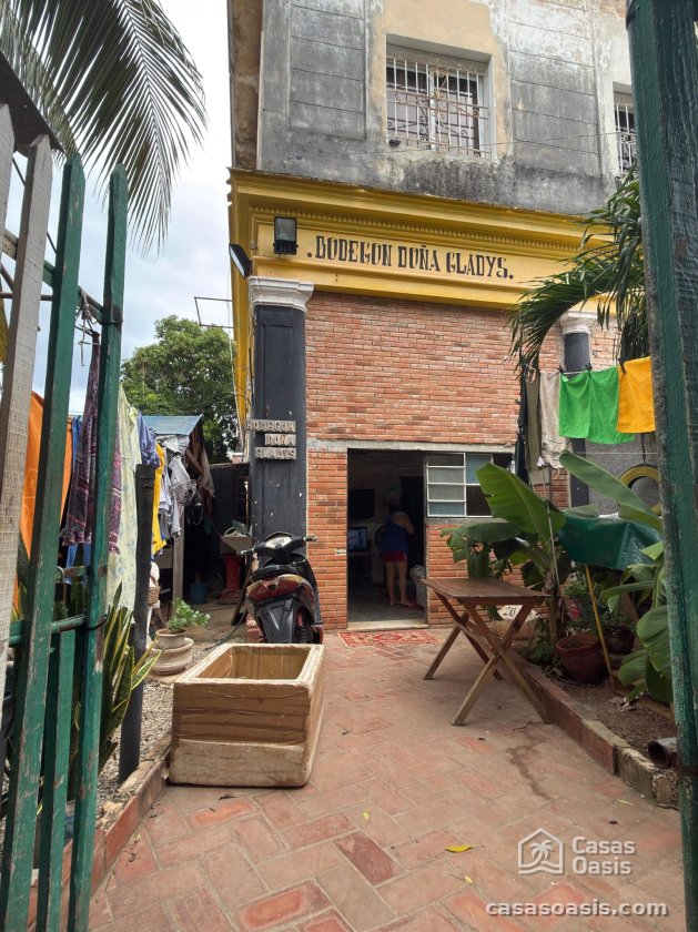 Casa Independiente de 3 habitaciones en venta en Vedado, Plaza de la Revolución, La Habana