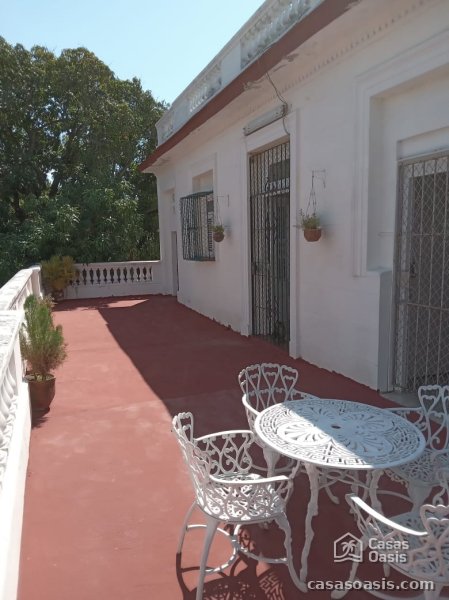 Biplanta de 3 habitaciones en venta en Miramar, Playa, La Habana