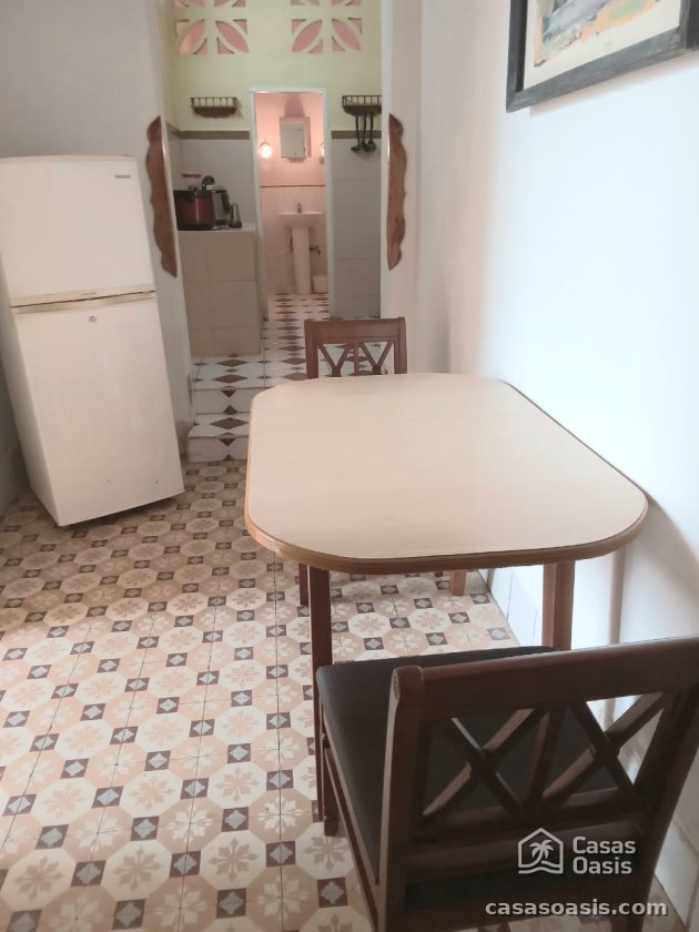 Biplanta de 3 habitaciones en venta en Miramar, Playa, La Habana