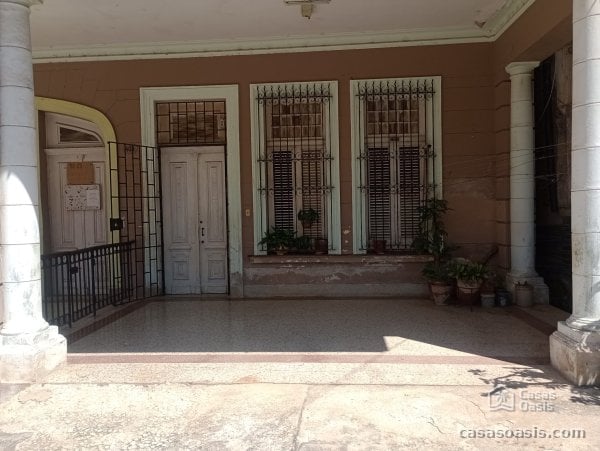 Biplanta de 4 habitaciones en venta en Vedado, Plaza de la Revolución, La Habana