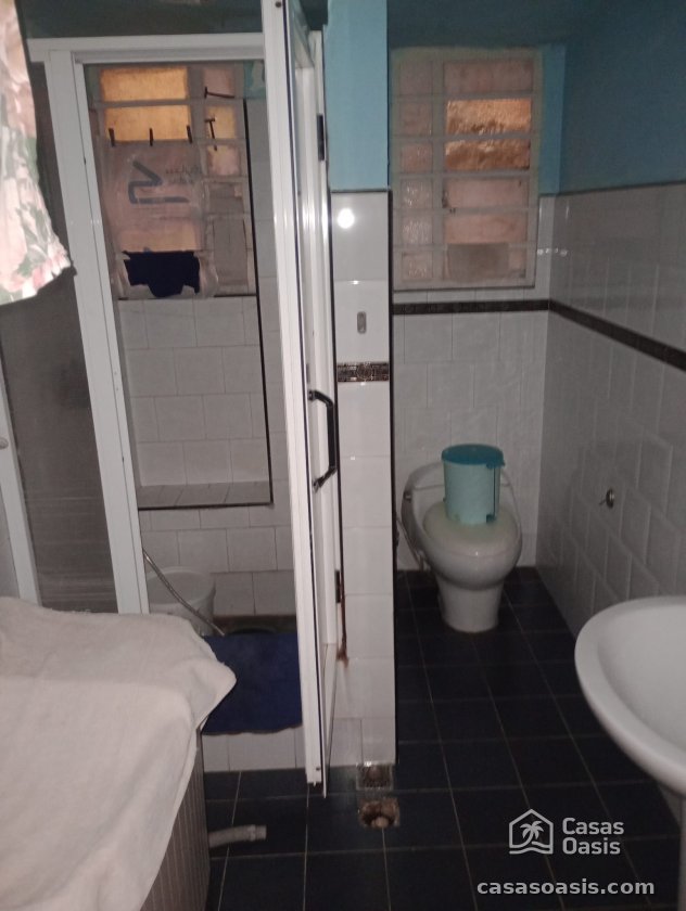Biplanta de 4 habitaciones en venta en Vedado, Plaza de la Revolución, La Habana