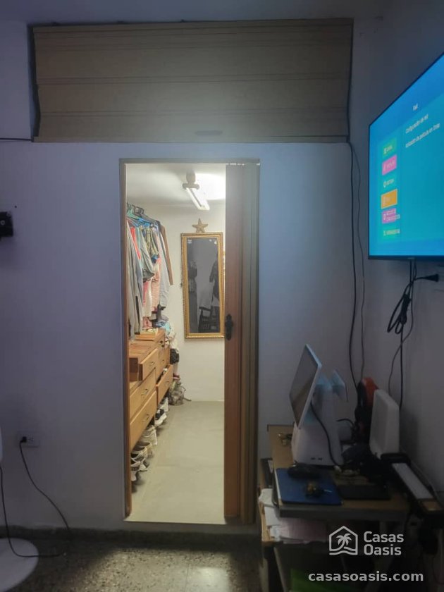 Casa Independiente de 4 habitaciones en venta en Elena, La Lisa, La Habana