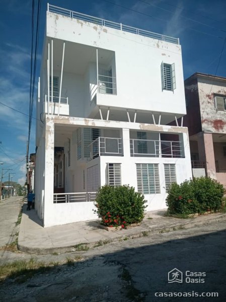 Casa Independiente de 3 habitaciones en venta en Santos Suárez, Diez de Octubre, La Habana