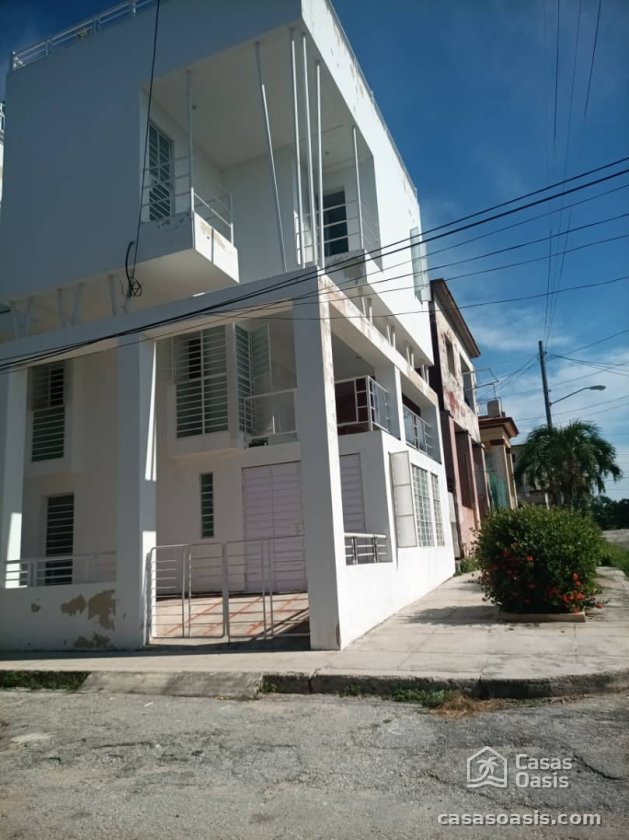 Casa Independiente de 3 habitaciones en venta en Santos Suárez, Diez de Octubre, La Habana
