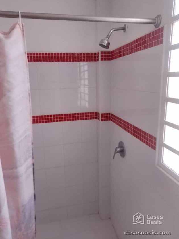 Casa Independiente de 3 habitaciones en venta en Santos Suárez, Diez de Octubre, La Habana