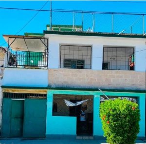 Casa Independiente de 6 habitaciones en venta en Diez de Octubre, La Habana - Miniatura 1