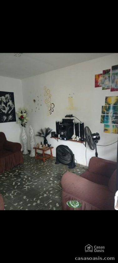 Biplanta de 3 habitaciones en venta en Lotería, Cotorro, La Habana