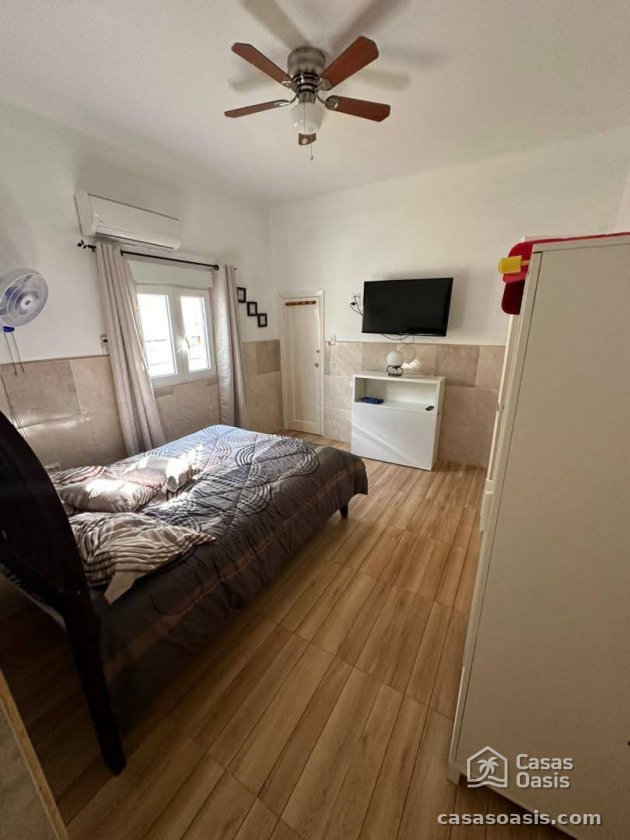Casa Independiente de 5 habitaciones en venta en Guanabo, Habana del Este, La Habana