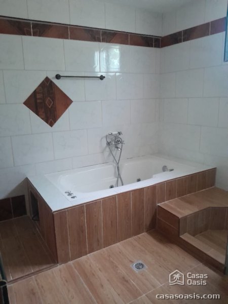 Casa Independiente de 3 habitaciones en venta en Santa Fe, Playa, La Habana - 10