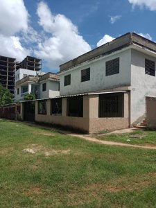 Biplanta de 3 habitaciones en venta en Cubanacán, Playa, La Habana - Miniatura 1