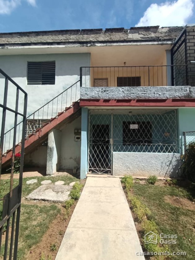 Biplanta de 3 habitaciones en venta en Cubanacán, Playa, La Habana