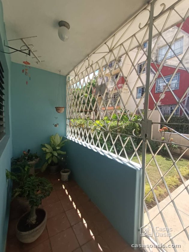 Biplanta de 3 habitaciones en venta en Cubanacán, Playa, La Habana