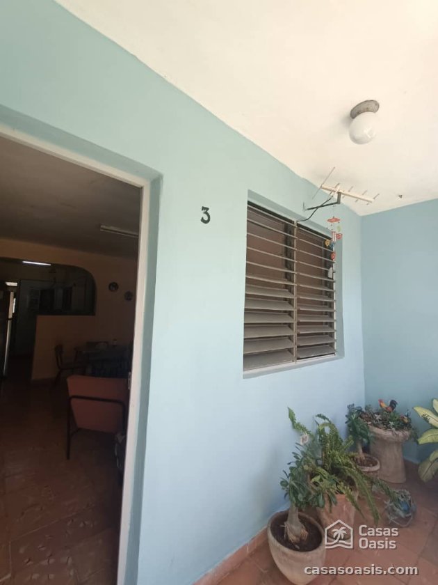 Biplanta de 3 habitaciones en venta en Cubanacán, Playa, La Habana