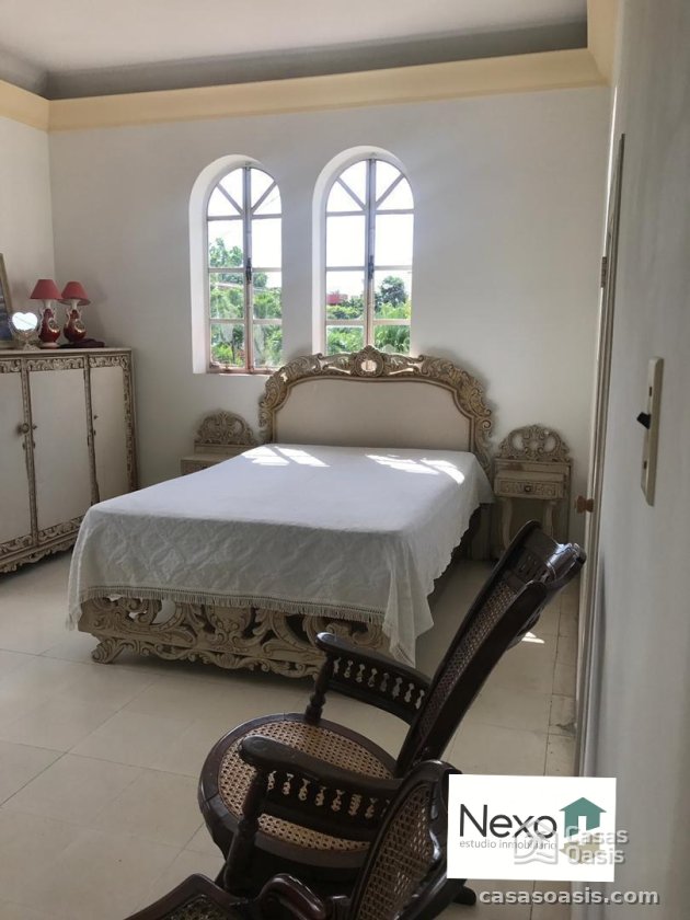 Casa Colonial de 4 habitaciones en venta en Miramar, Playa, La Habana