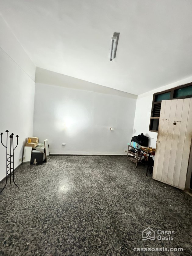 Casa Independiente de 4 habitaciones en venta en Playa, La Habana
