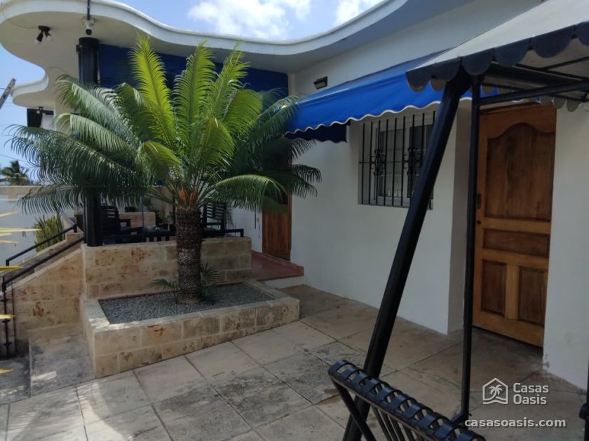 Casa Independiente de 4 habitaciones en venta en Guanabo, Habana del Este, La Habana
