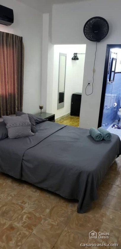 Casa Independiente de 4 habitaciones en venta en Guanabo, Habana del Este, La Habana