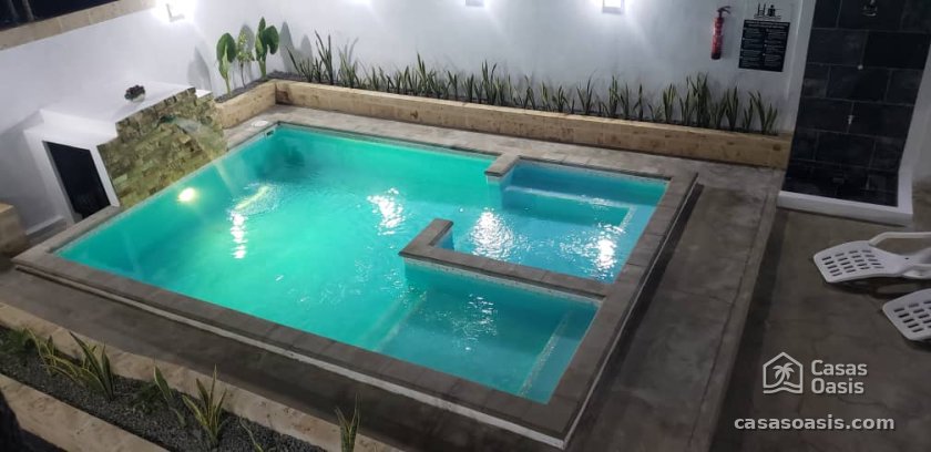 Casa Independiente de 4 habitaciones en venta en Guanabo, Habana del Este, La Habana
