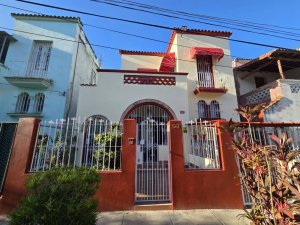 Casa de 4 habitaciones en venta en Plaza, Plaza de la Revolución, La Habana - Miniatura 1