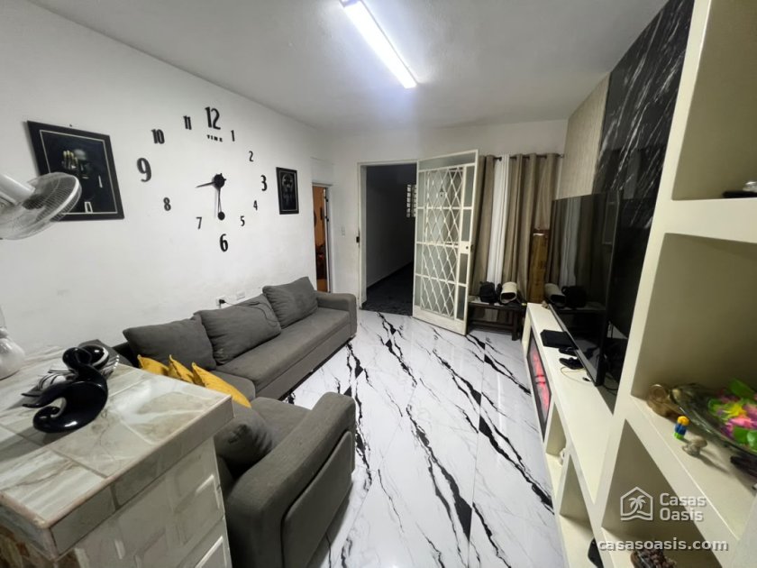Biplanta de 4 habitaciones en venta en Diez de Octubre, La Habana