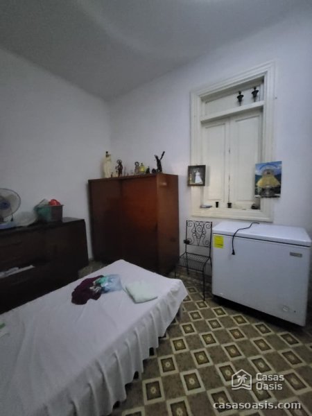 Biplanta de 5 habitaciones en venta en Playa, La Habana