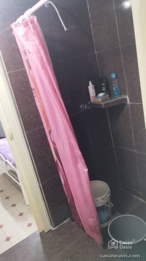 Biplanta de 5 habitaciones en venta en Los Sitios, Centro Habana, La Habana