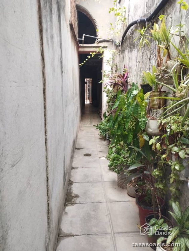 Biplanta de 5 habitaciones en venta en Los Sitios, Centro Habana, La Habana