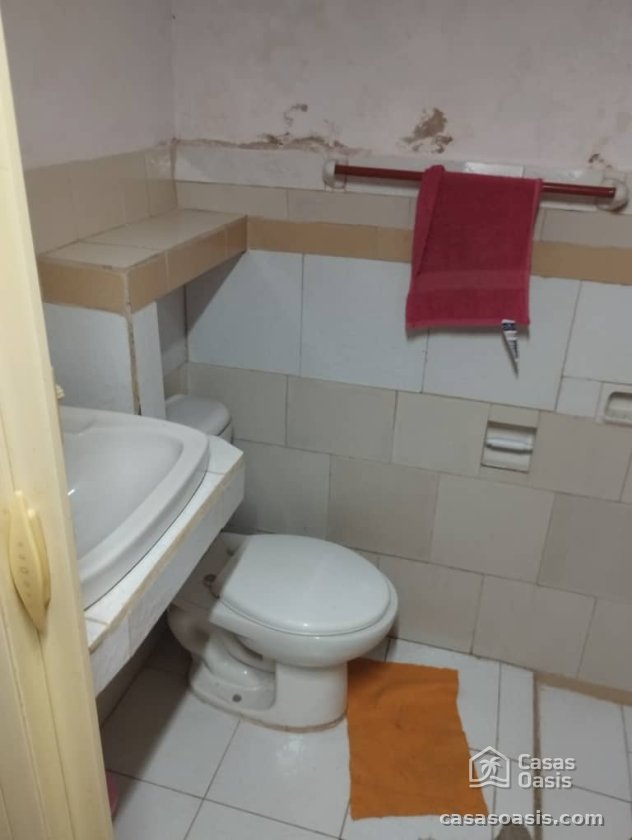 Biplanta de 5 habitaciones en venta en Los Sitios, Centro Habana, La Habana
