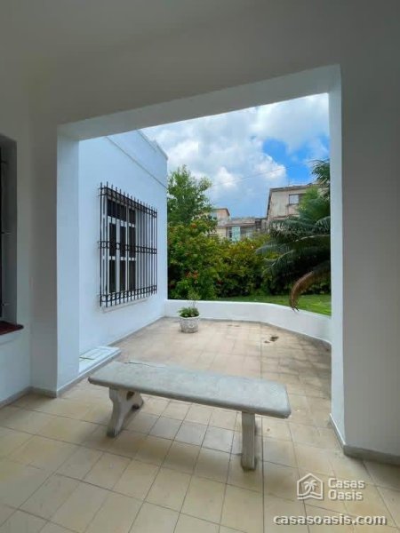 Casa Independiente de 6 habitaciones en venta en Marianao, La Habana - 2