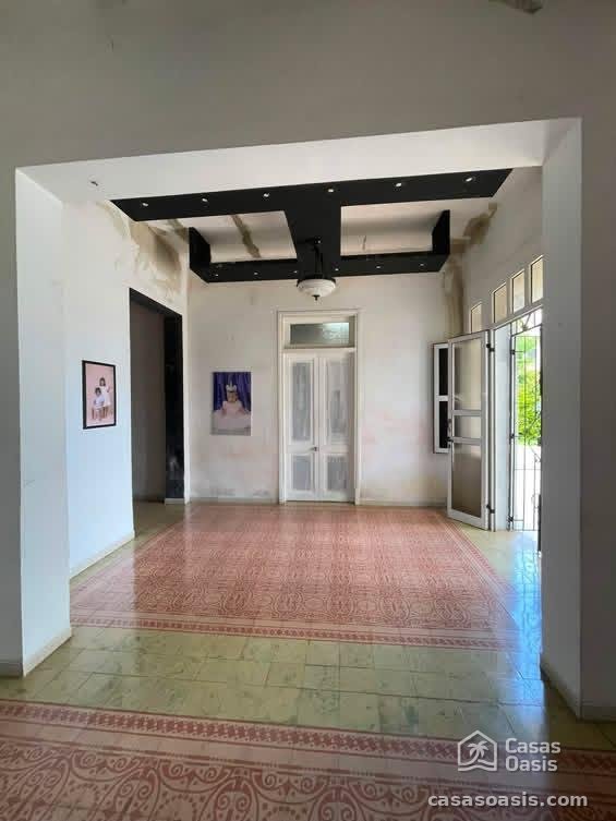 Casa Independiente de 6 habitaciones en venta en Marianao, La Habana