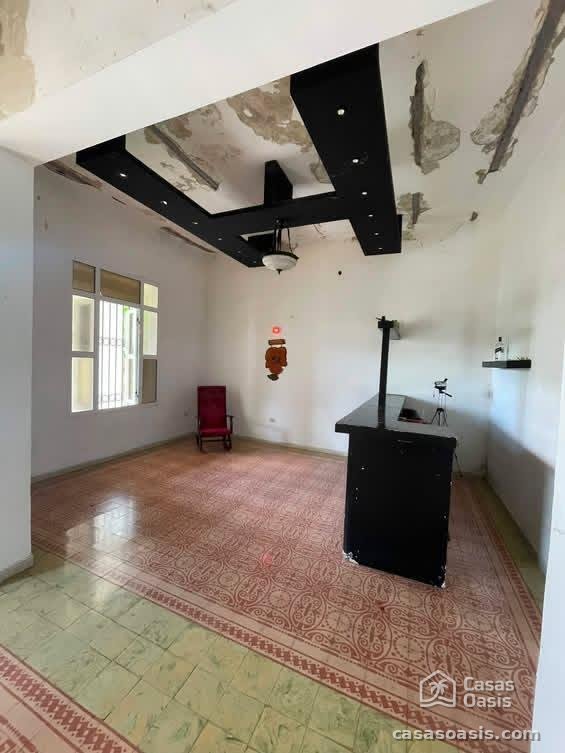 Casa Independiente de 6 habitaciones en venta en Marianao, La Habana