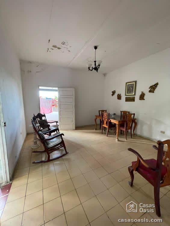 Casa Independiente de 6 habitaciones en venta en Marianao, La Habana